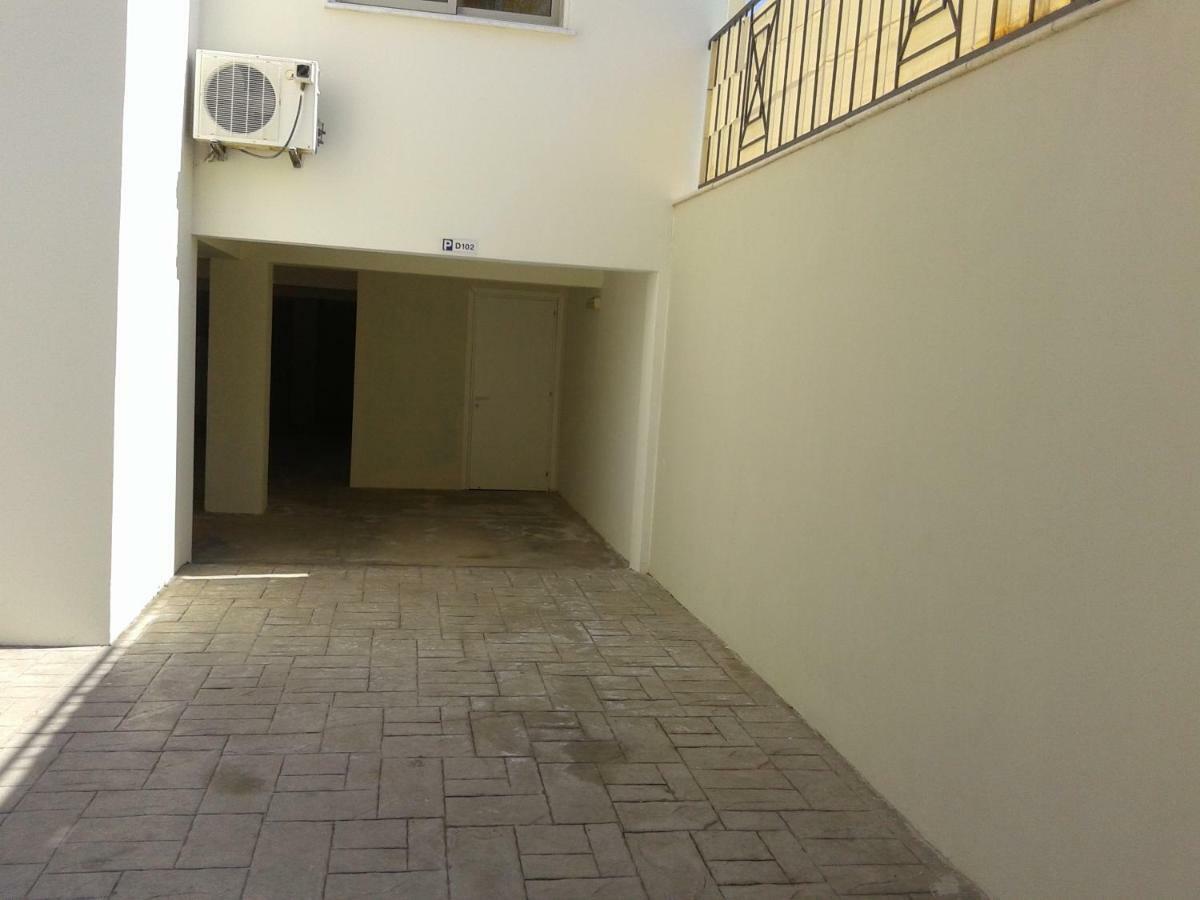 Arcadia Close * Πρωταράς